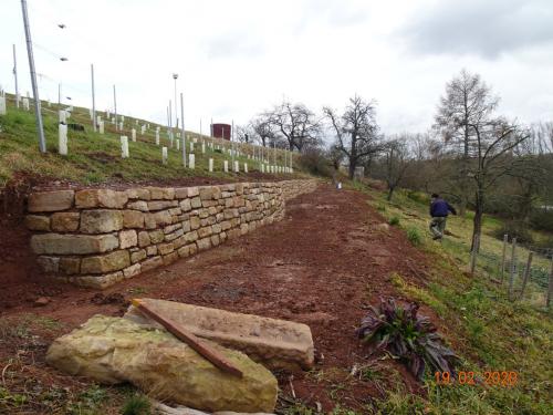 Die Weinberg-Mauer ist fertig